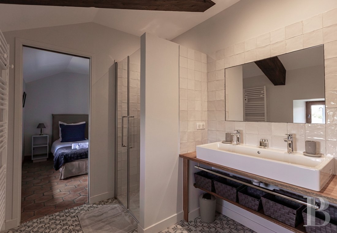 En Ardèche, à Saint-Alban-Auriolles, une ancienne ferme du 17e siècle à l’ombre d’un château - photo  n°12